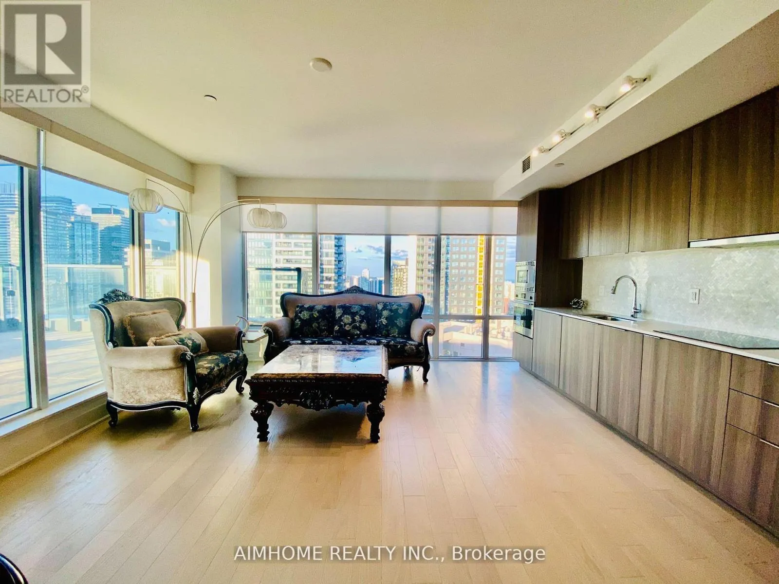 3208 - 955 BAY STREET