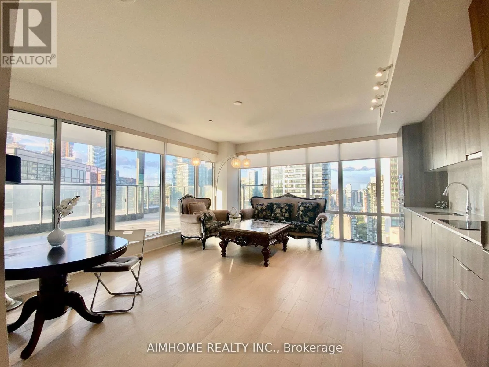 3208 - 955 BAY STREET