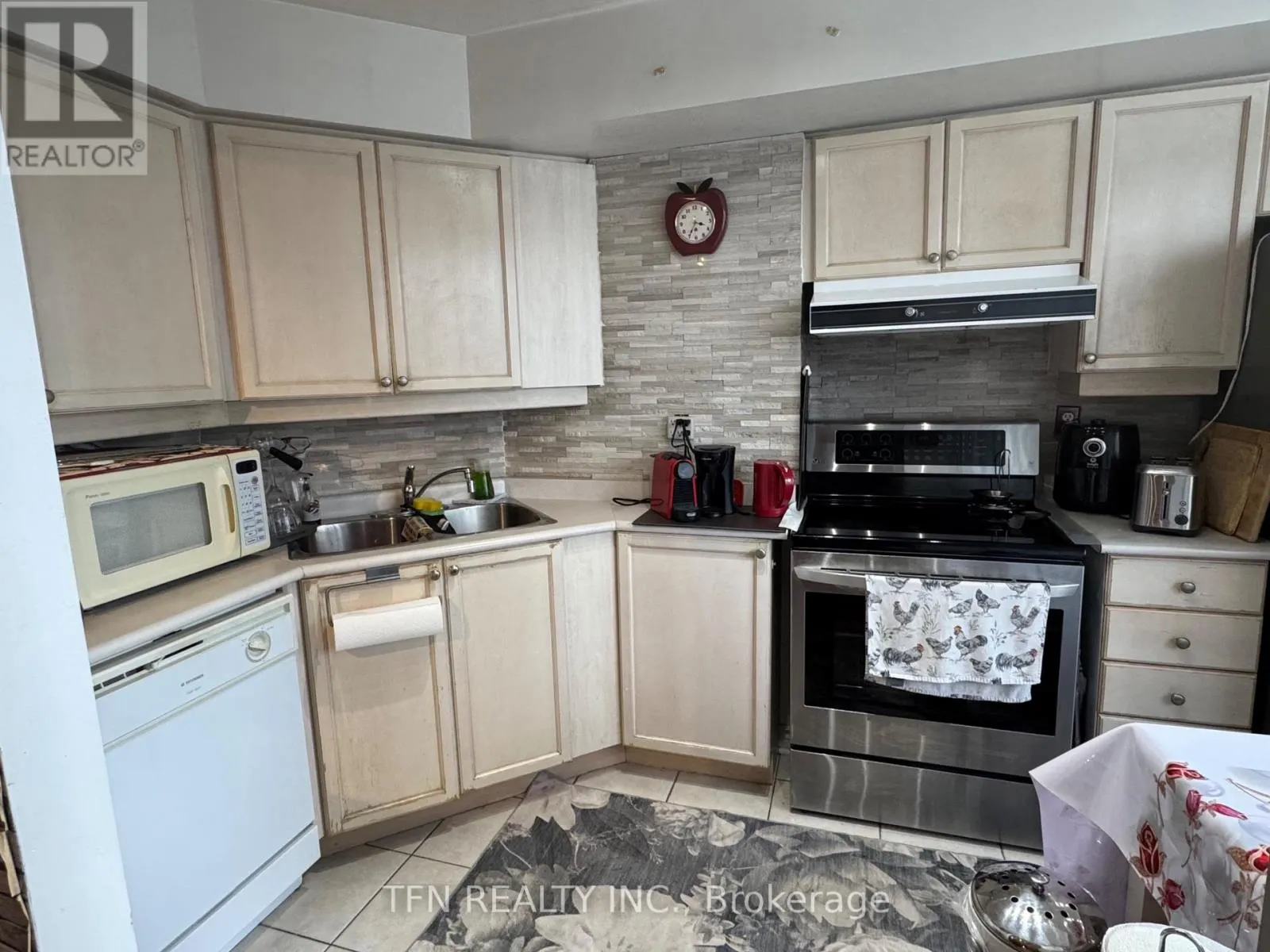 412 - 3 REAN DRIVE