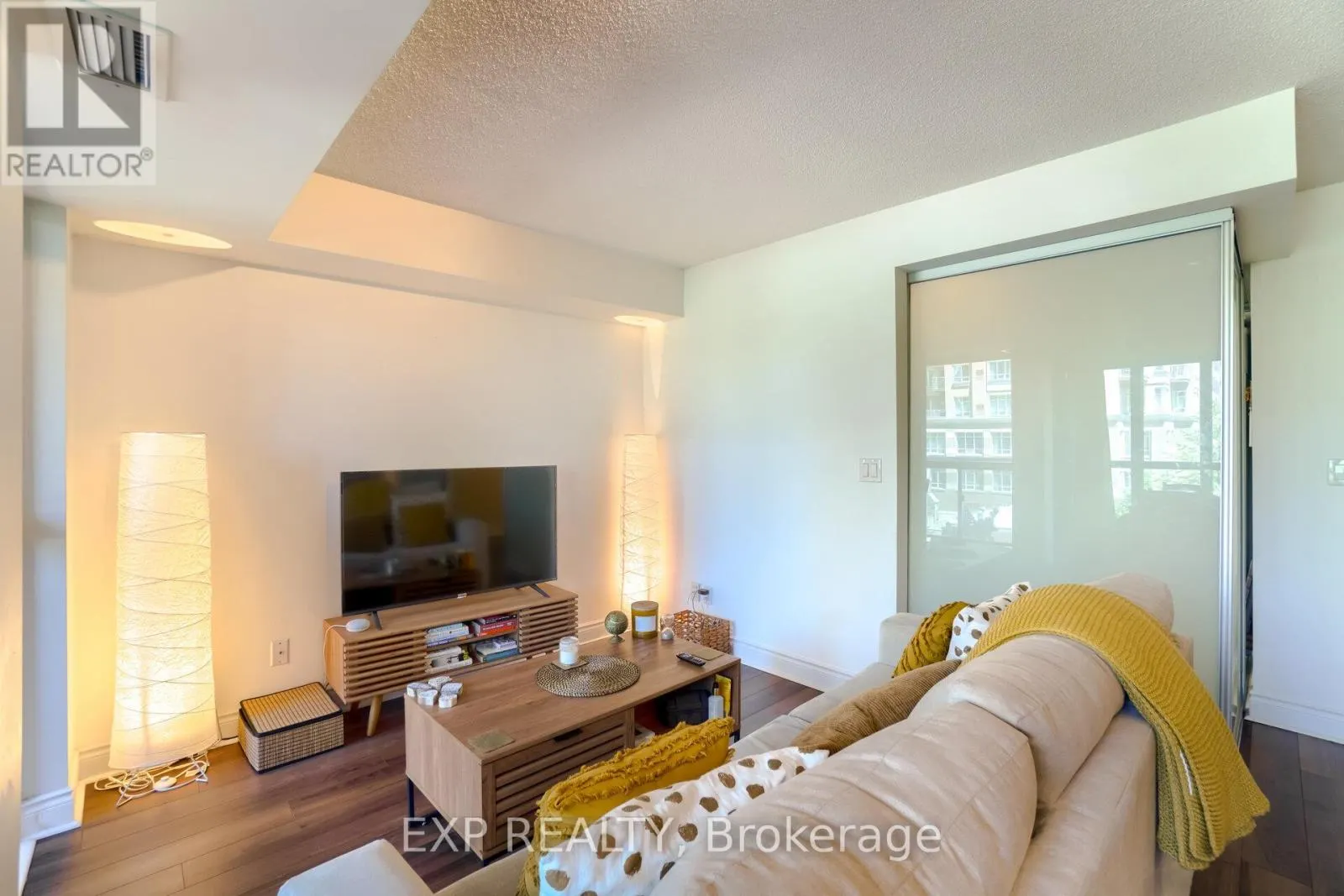 308 - 28 TED ROGERS WAY