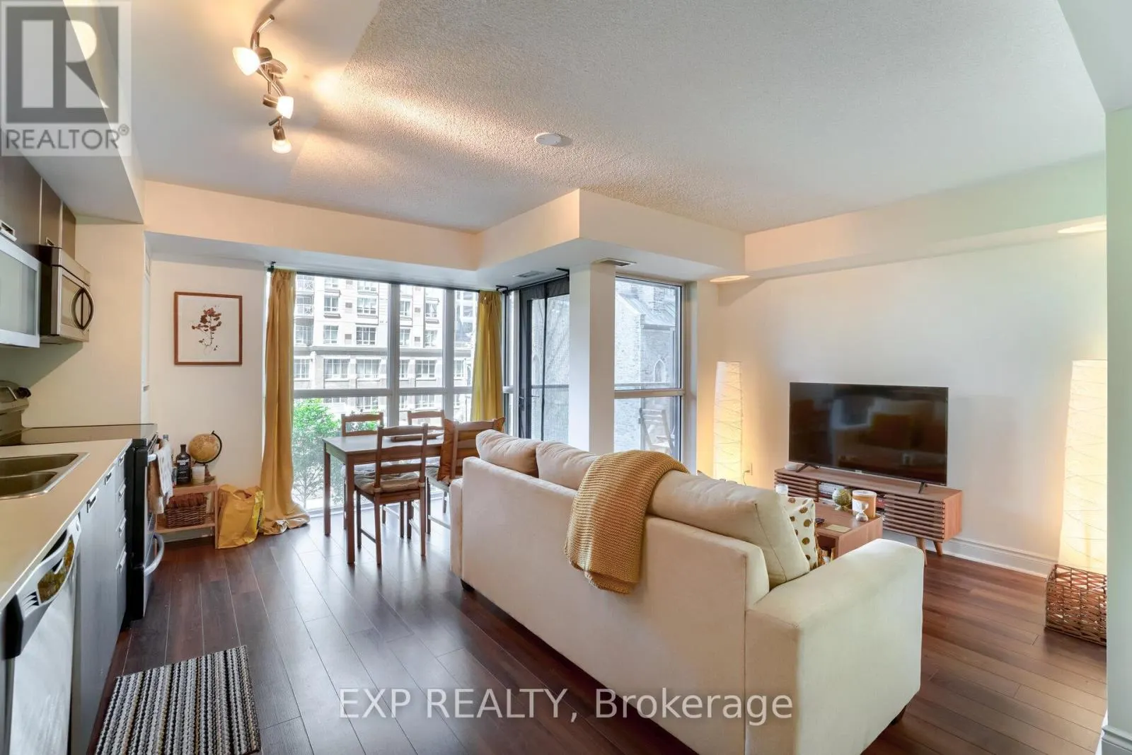 308 - 28 TED ROGERS WAY