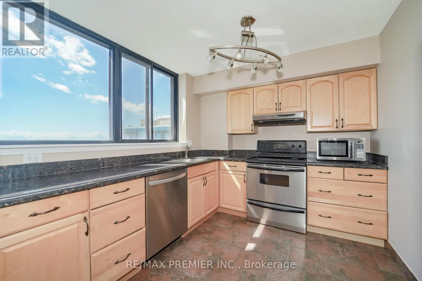 UNIT 601 - 250 QUEENS QUAY BOULEVARD W
