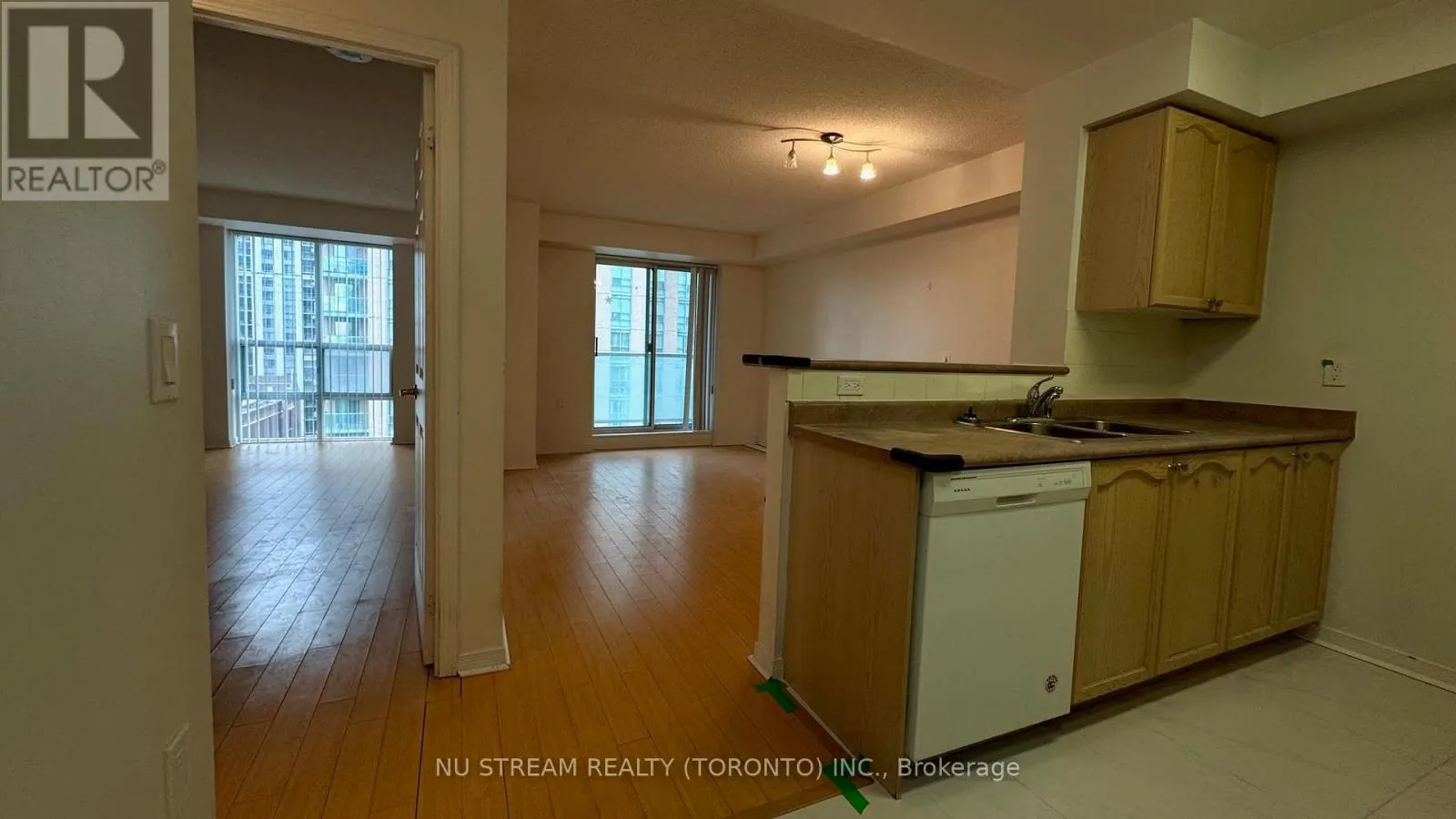 1106 - 20 OLIVE AVENUE