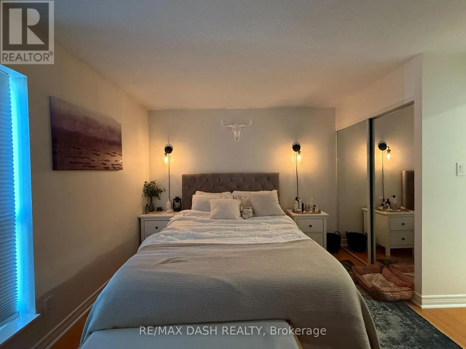 718 - 600 QUEENS QUAY W