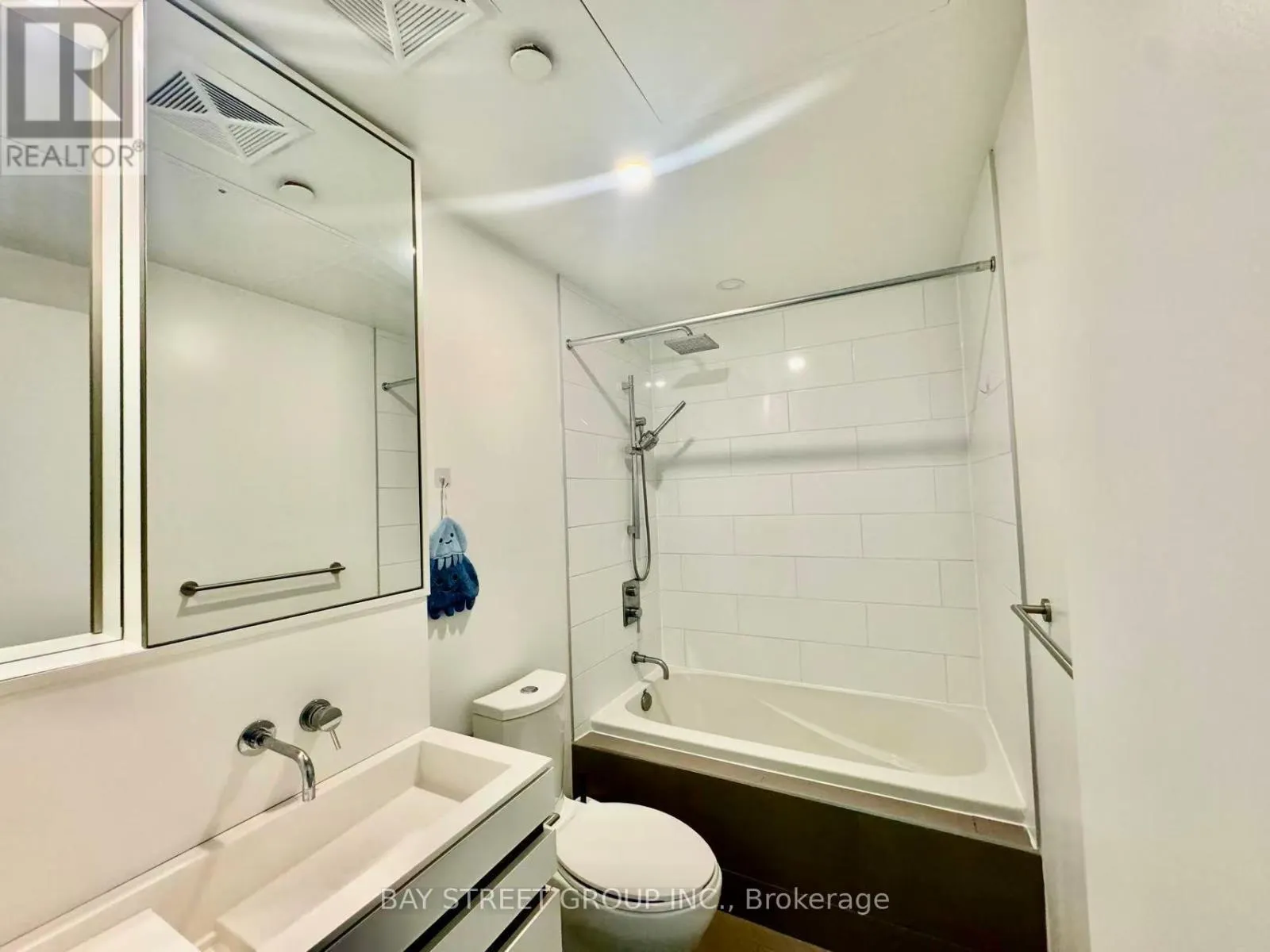 4003 - 197 YONGE STREET