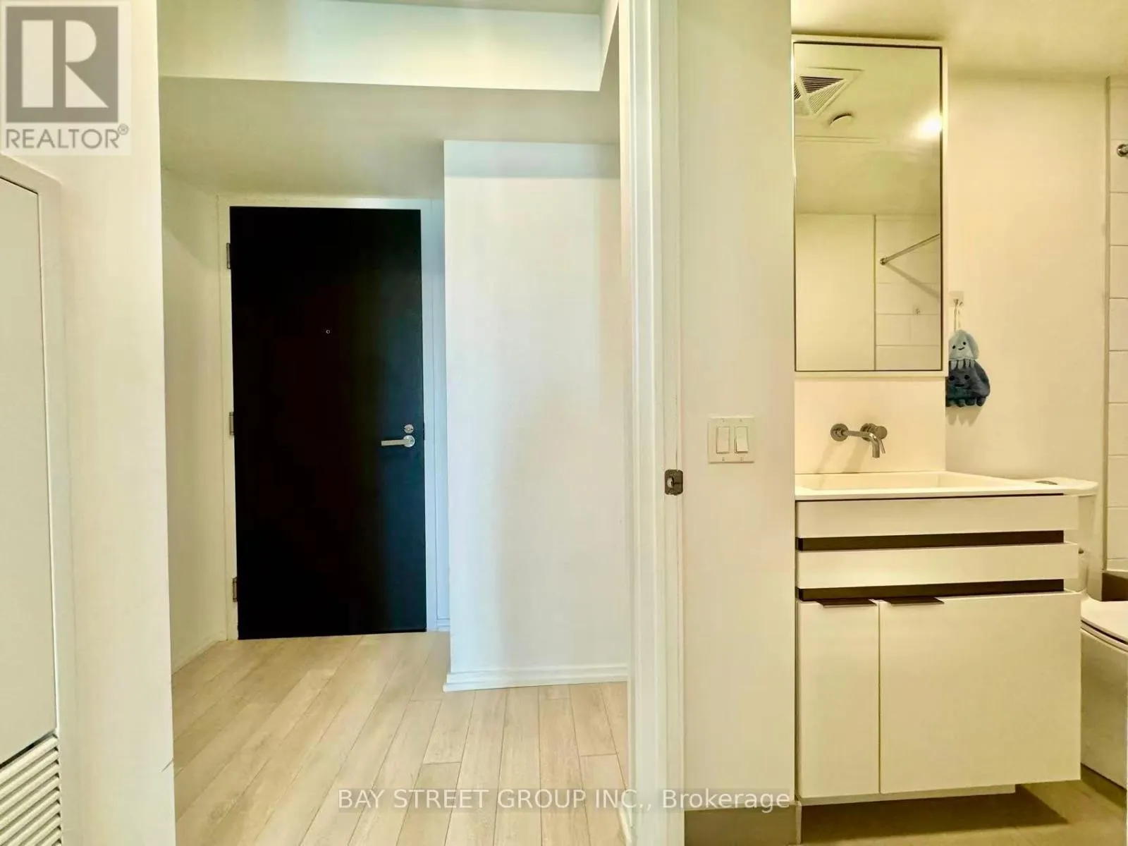 4003 - 197 YONGE STREET