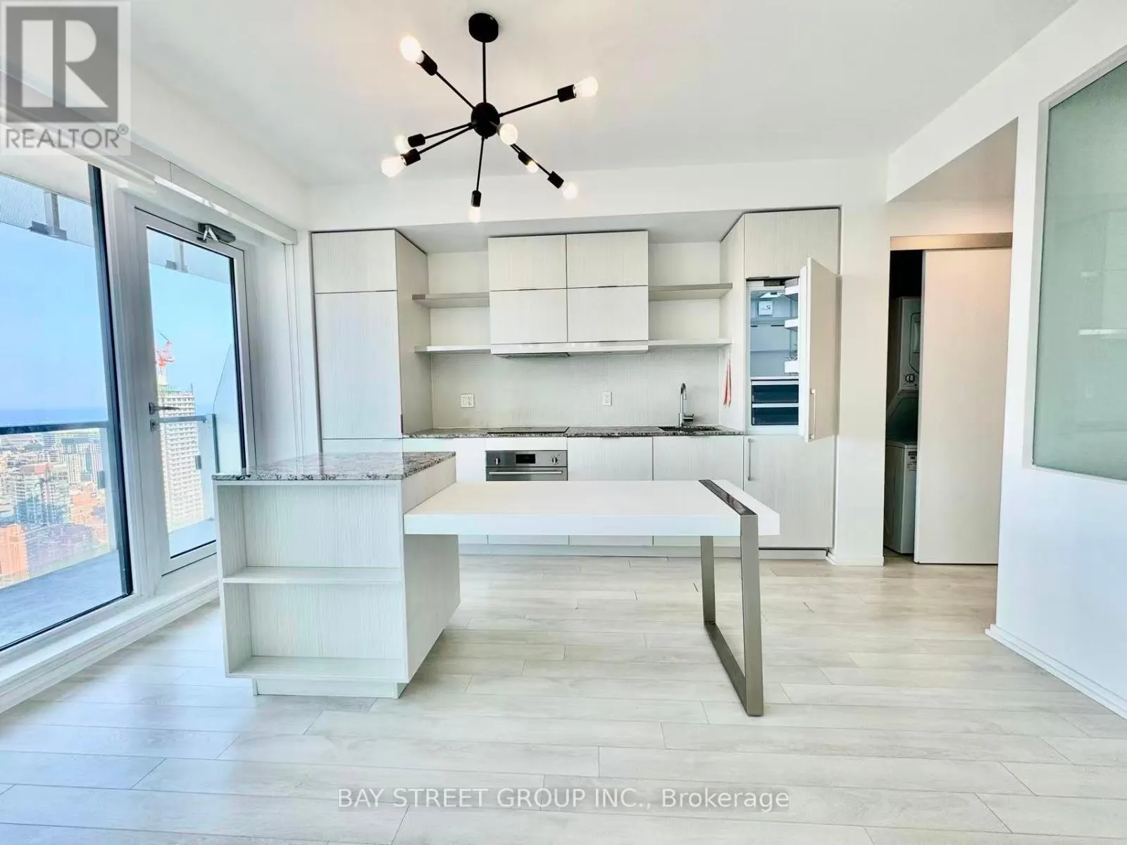 4003 - 197 YONGE STREET