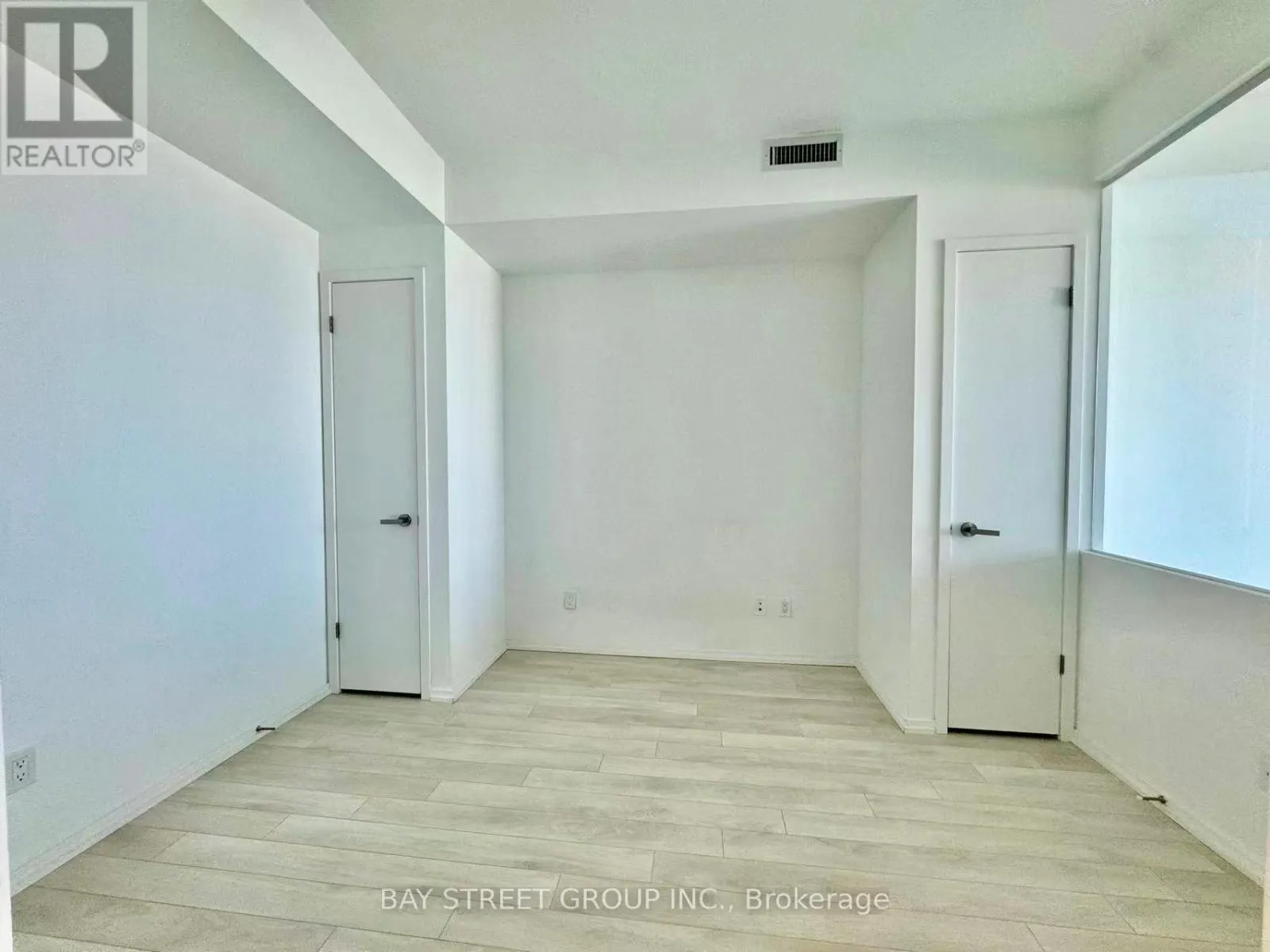 4003 - 197 YONGE STREET