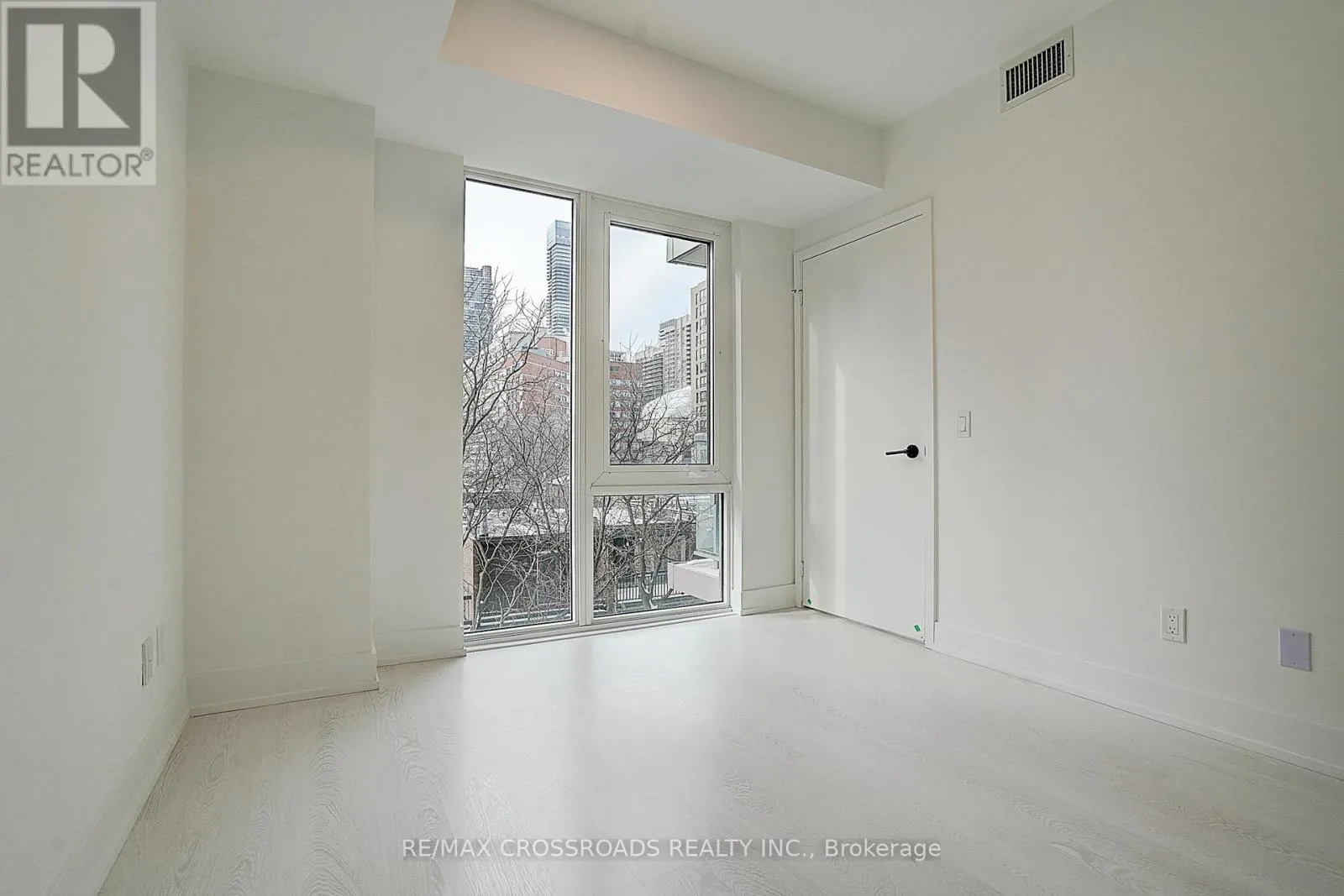 520 - 308 JARVIS STREET