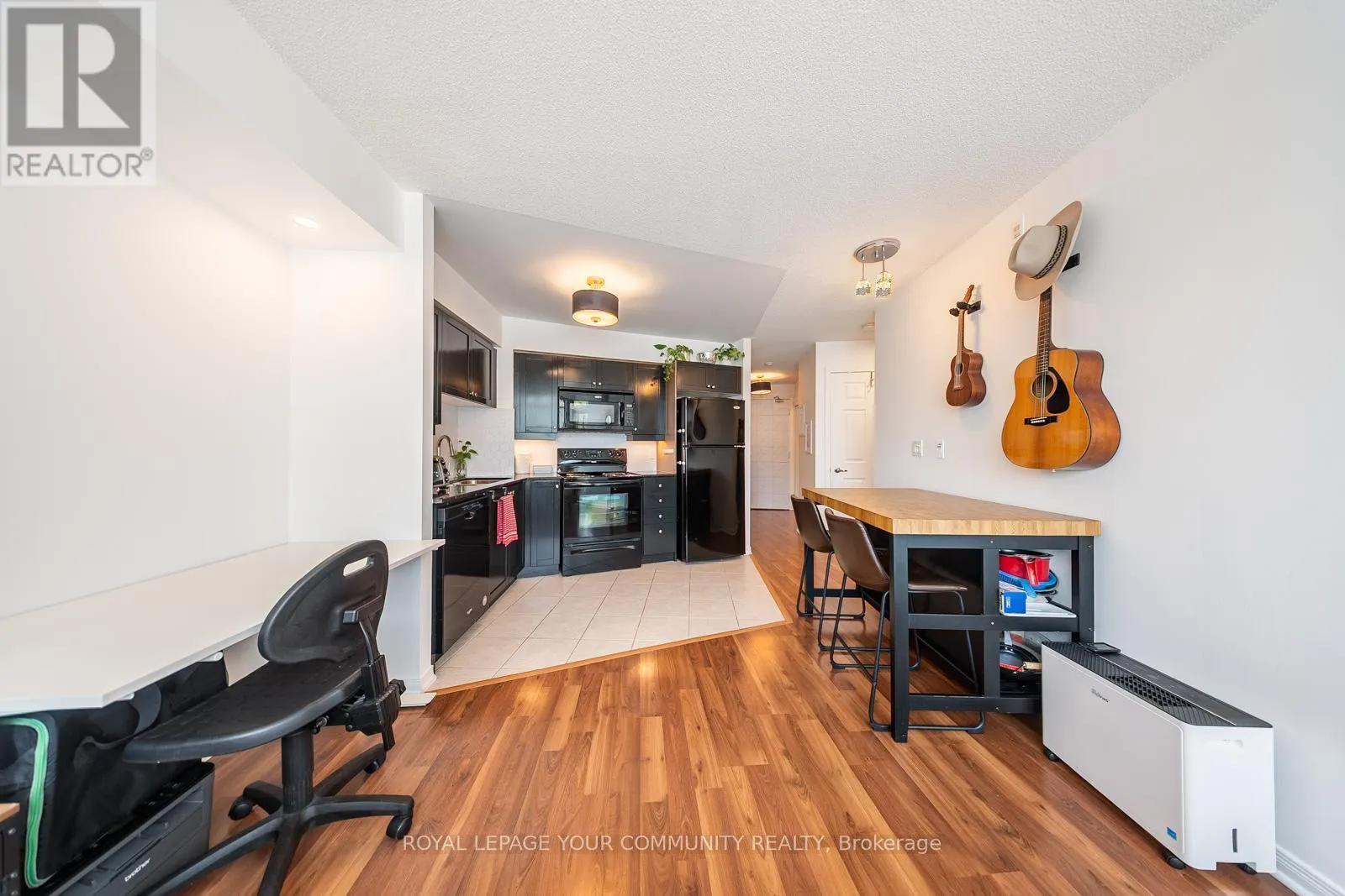 716 - 18 VALLEY WOODS ROAD