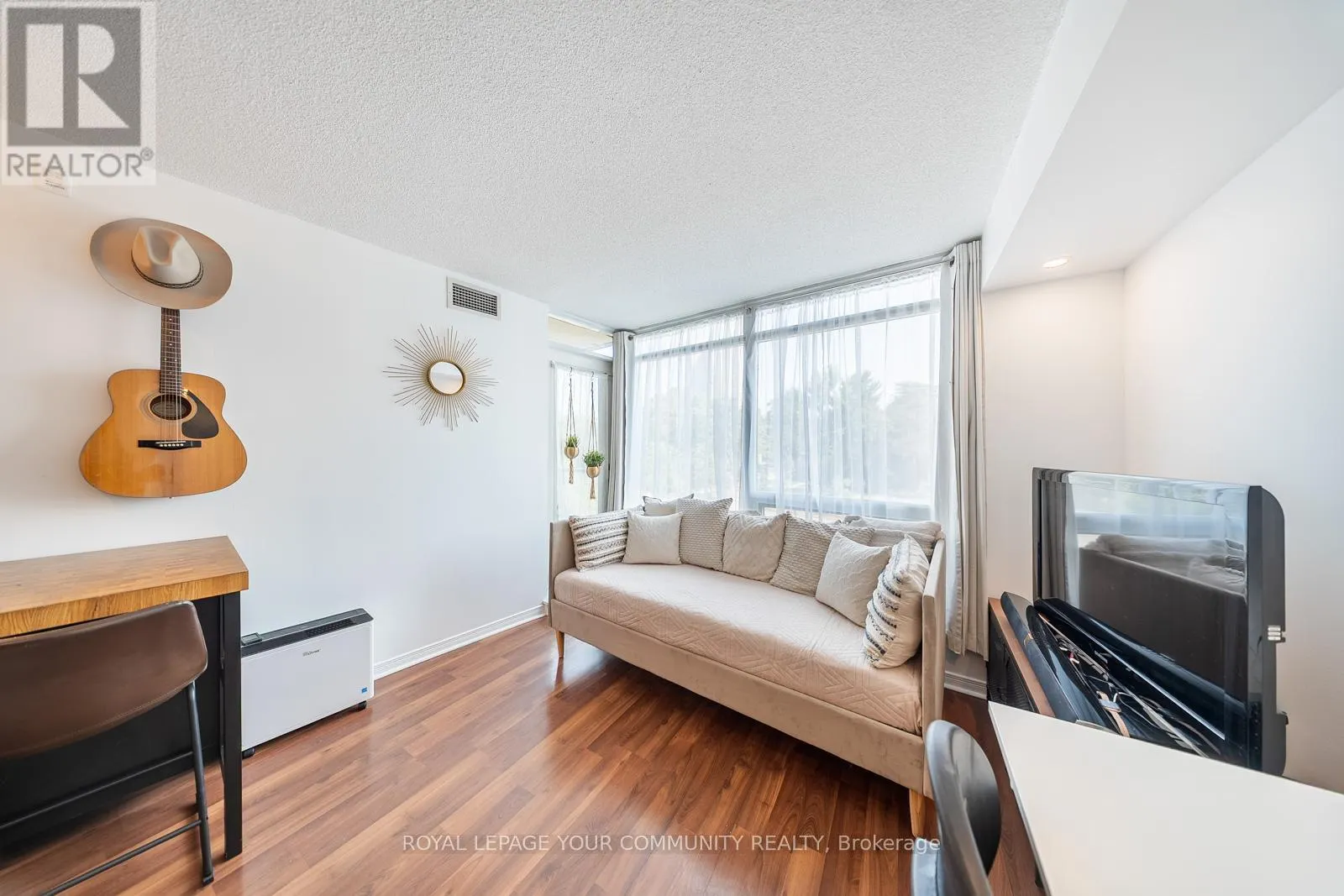 716 - 18 VALLEY WOODS ROAD