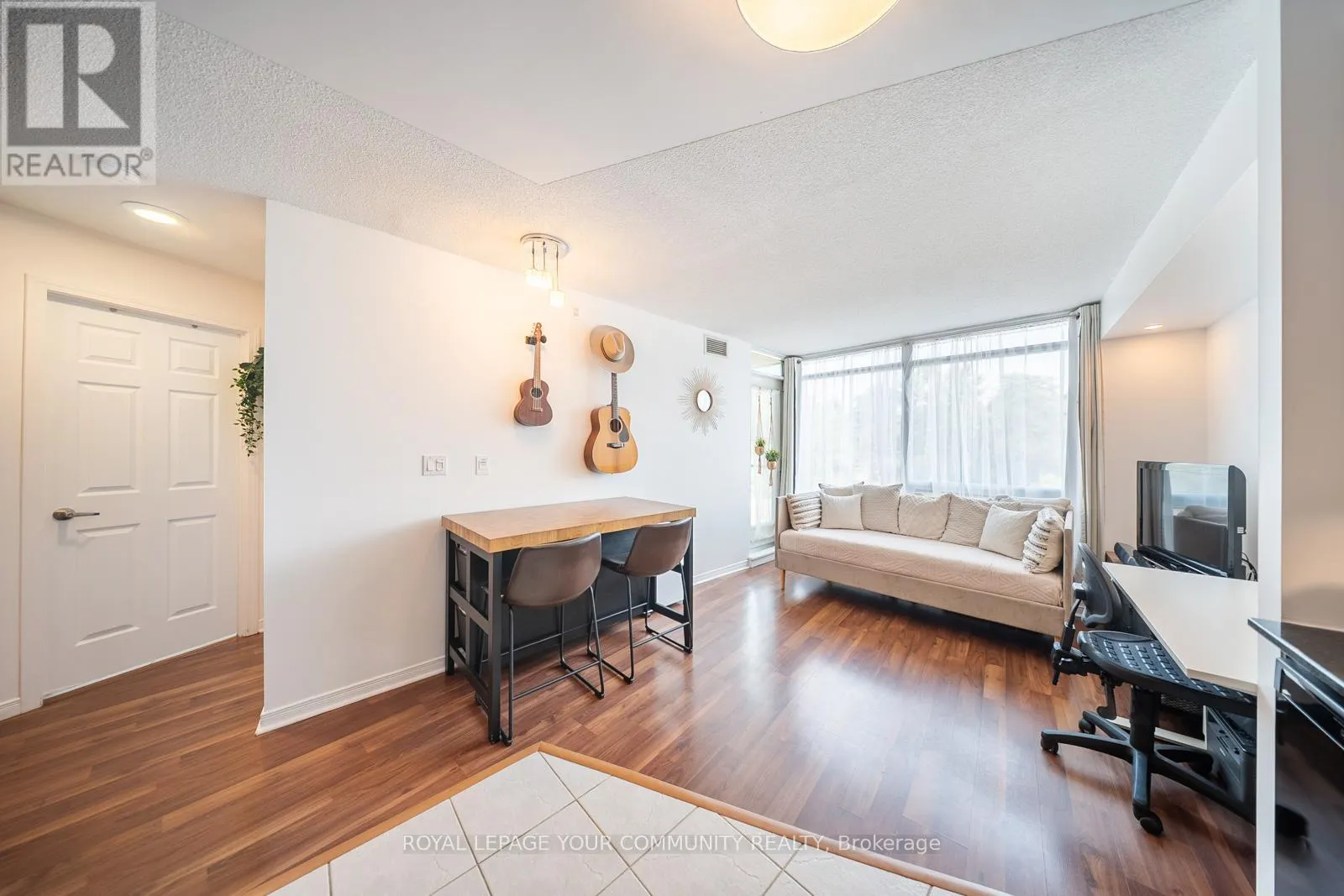 716 - 18 VALLEY WOODS ROAD