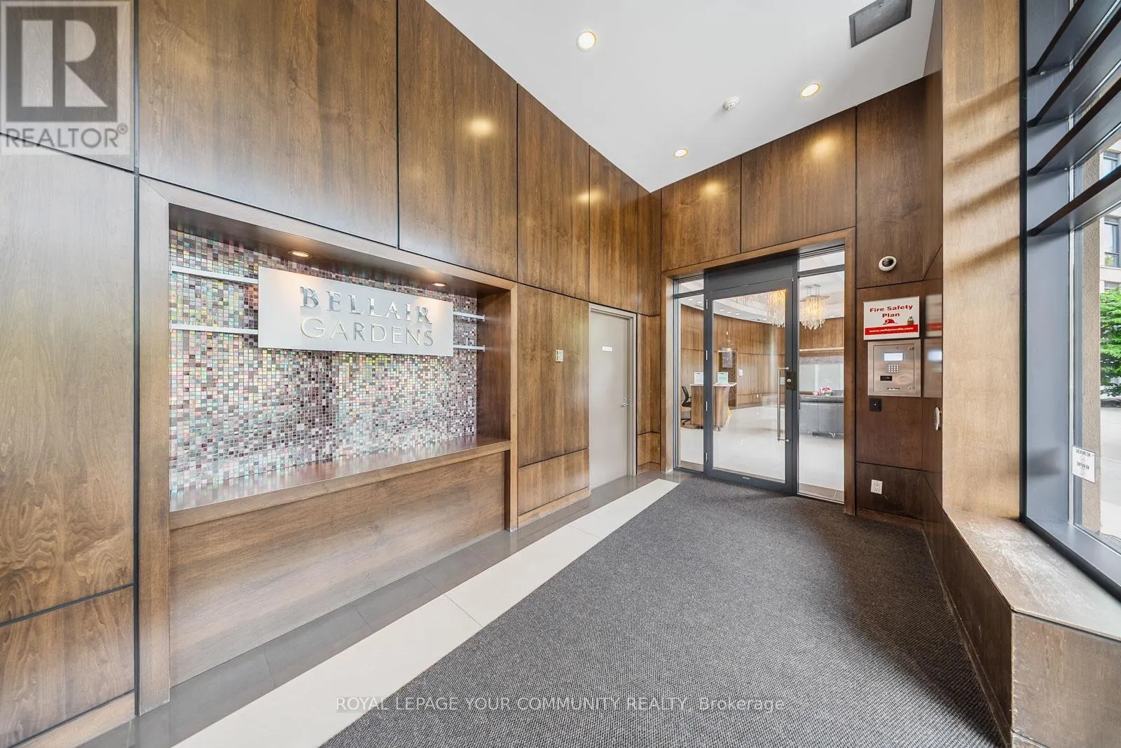 716 - 18 VALLEY WOODS ROAD