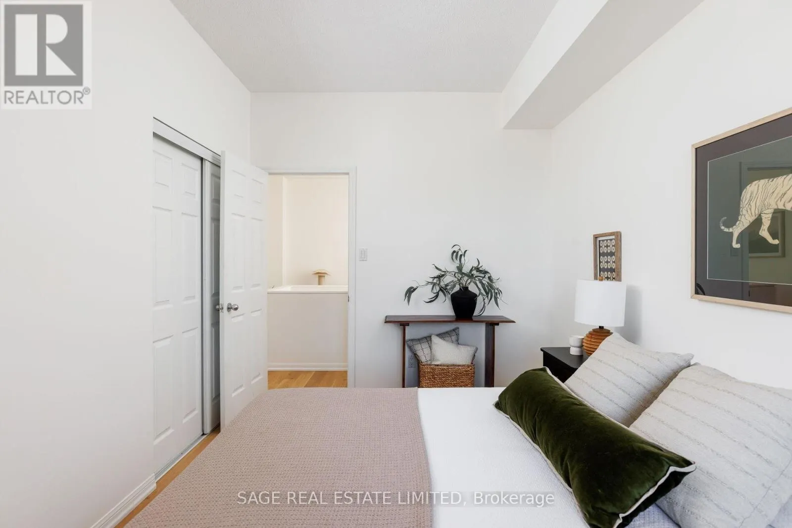 615 - 550 FRONT STREET W