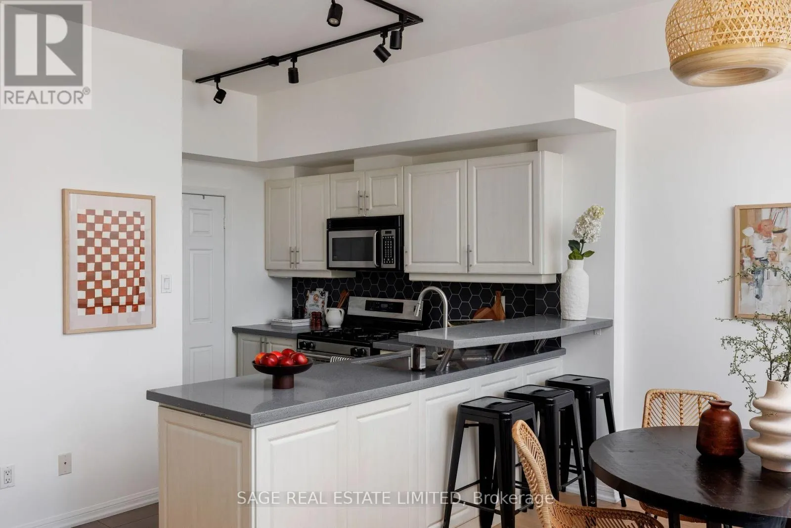 615 - 550 FRONT STREET W