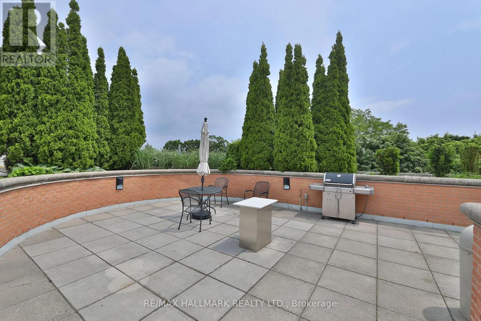 609 - 2727 YONGE STREET