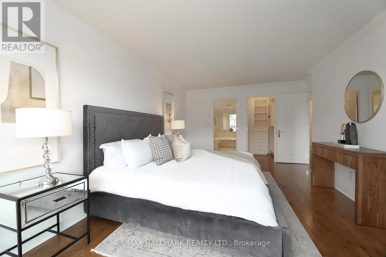 609 - 2727 YONGE STREET
