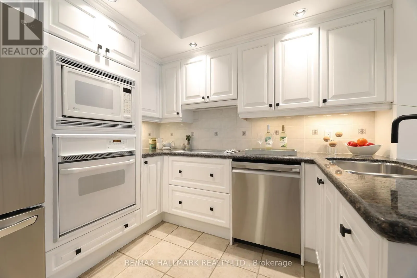 609 - 2727 YONGE STREET