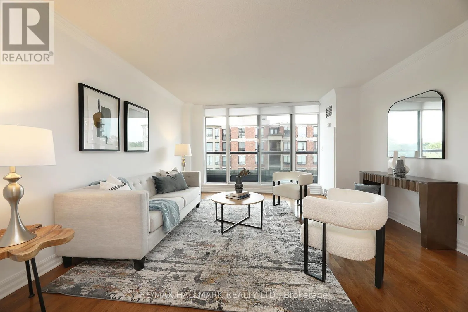 609 - 2727 YONGE STREET