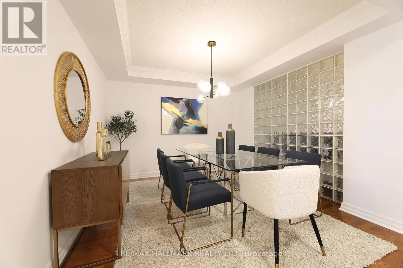 609 - 2727 YONGE STREET