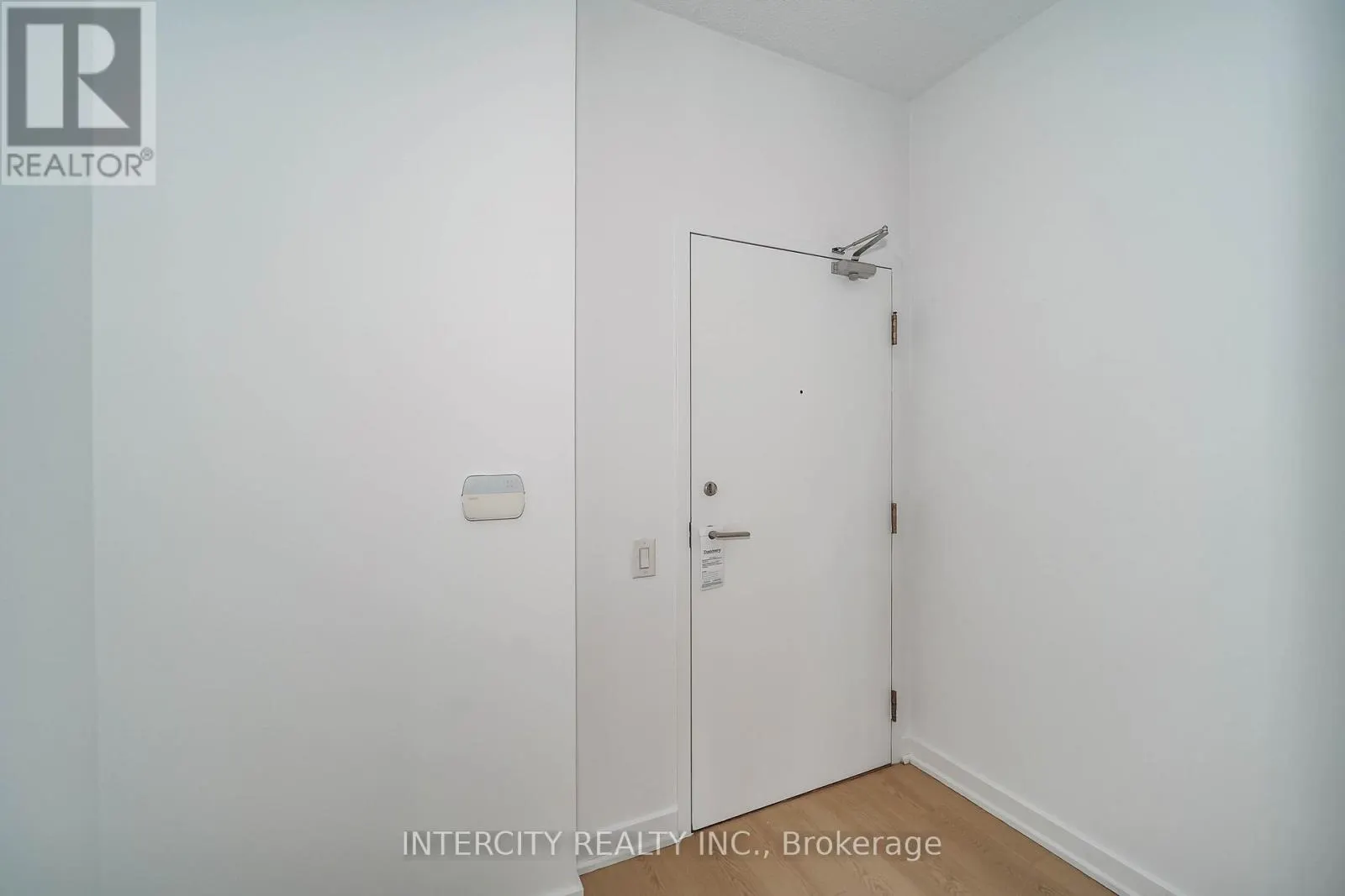 3002 - 29 SINGER COURT