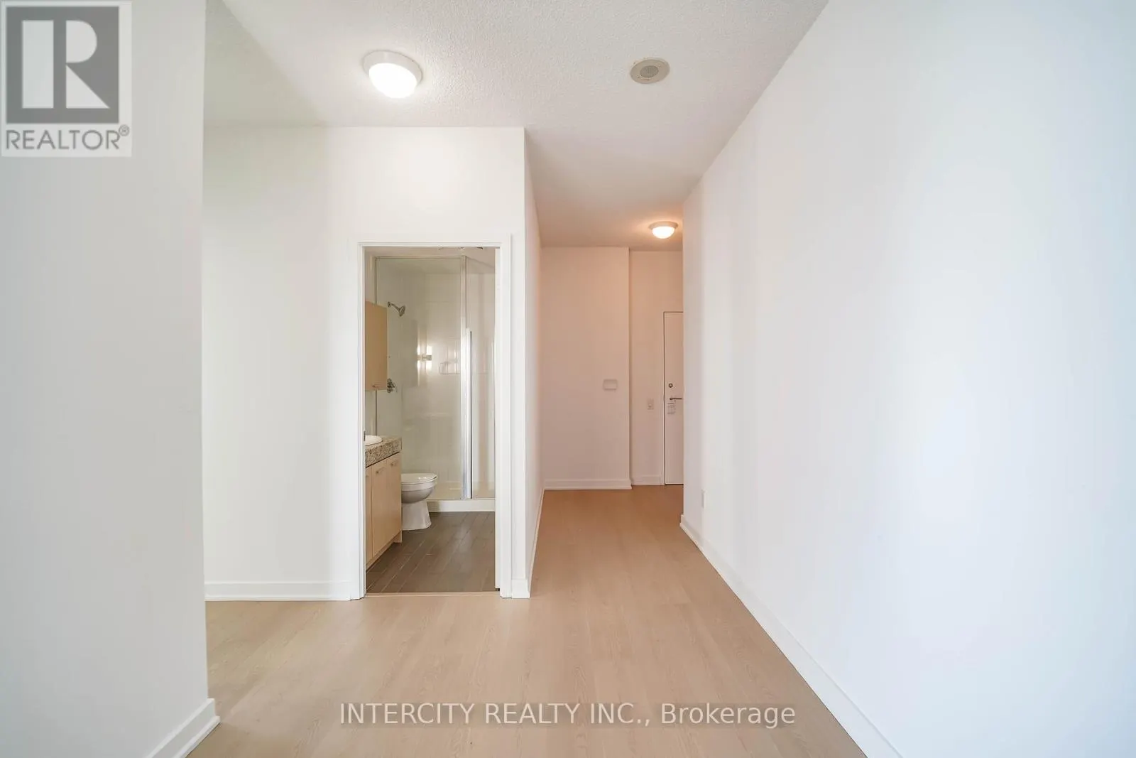 3002 - 29 SINGER COURT