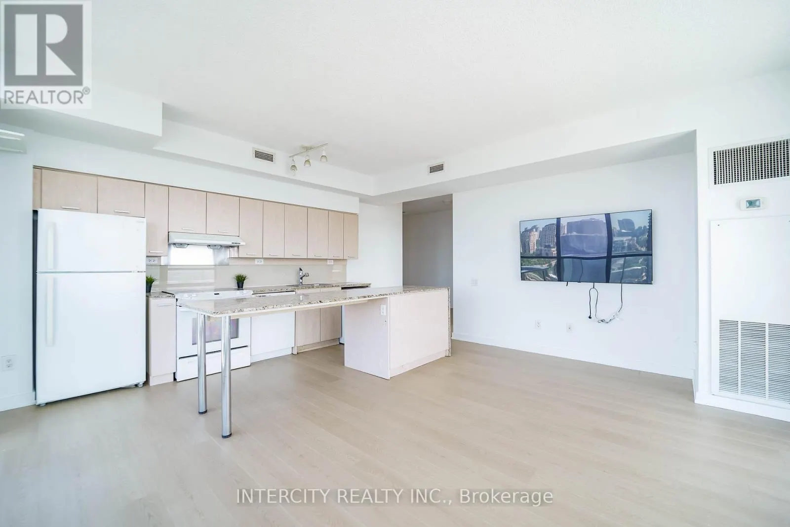 3002 - 29 SINGER COURT