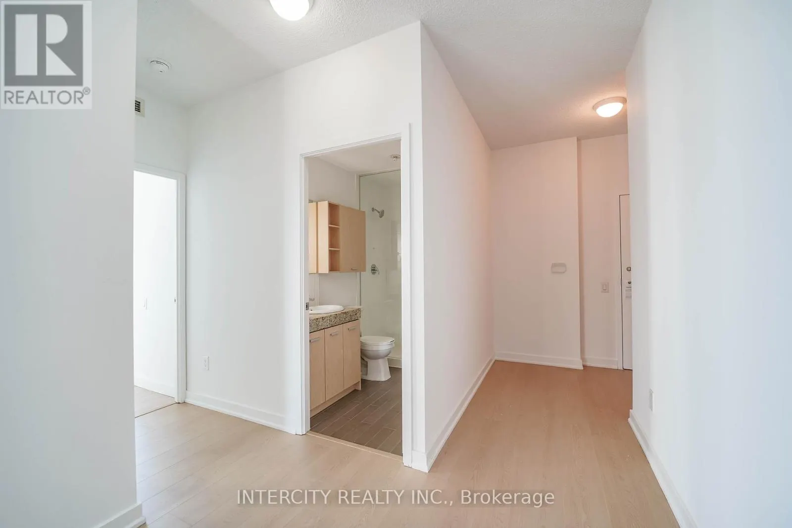 3002 - 29 SINGER COURT