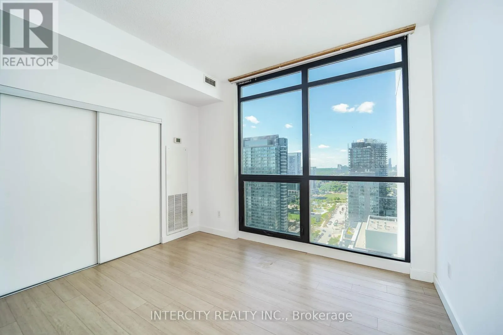 3002 - 29 SINGER COURT