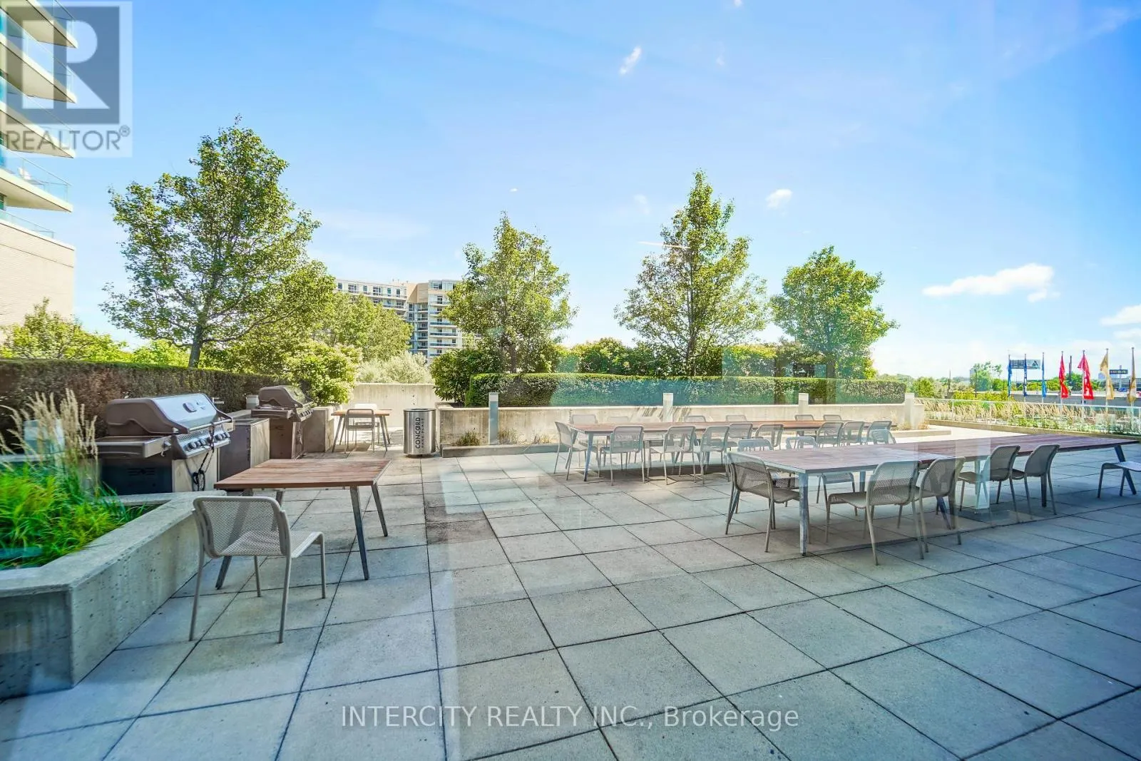 3002 - 29 SINGER COURT