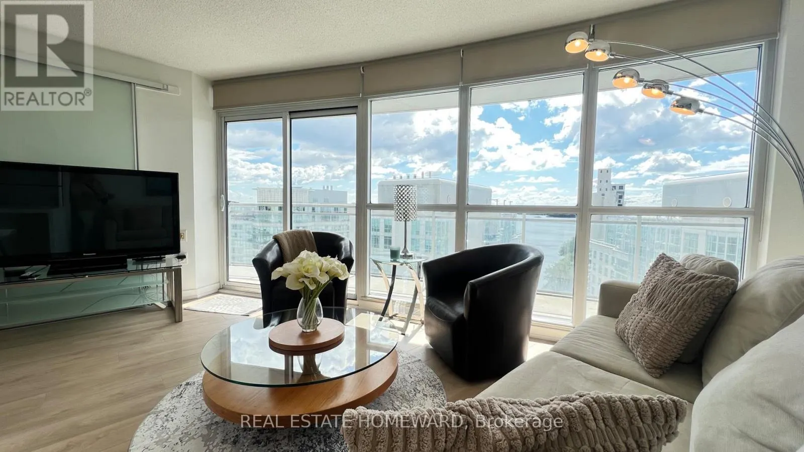 1512 - 38 DAN LECKIE WAY