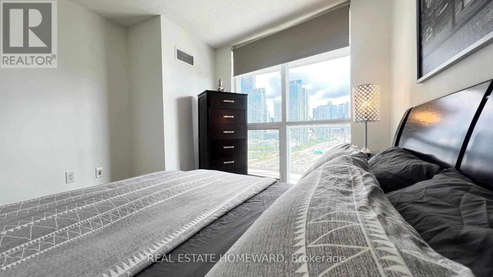1512 - 38 DAN LECKIE WAY
