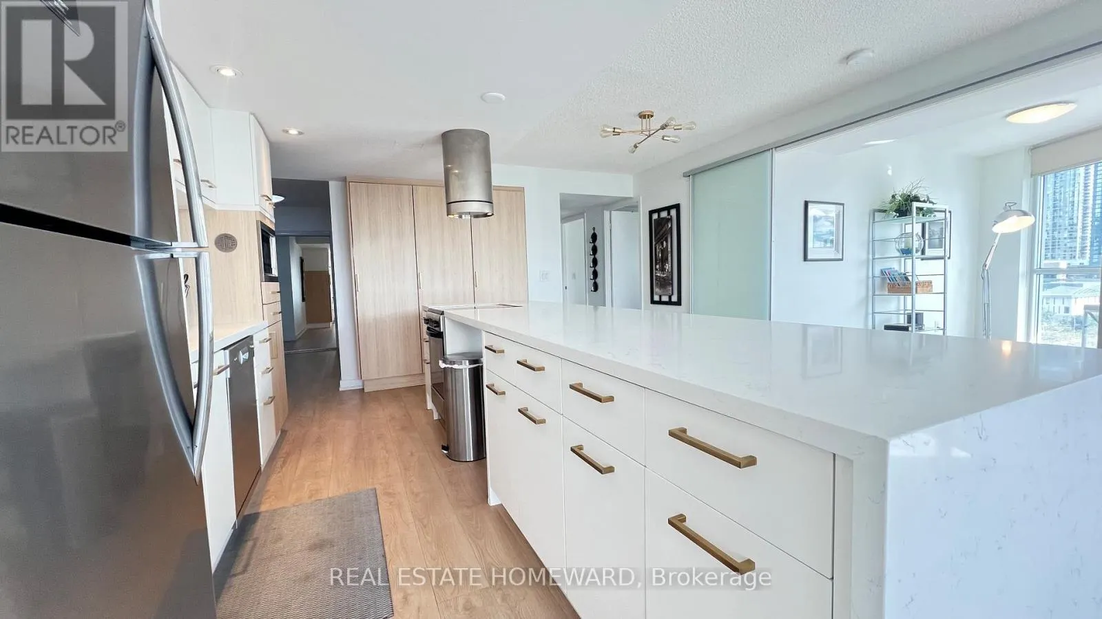 1512 - 38 DAN LECKIE WAY