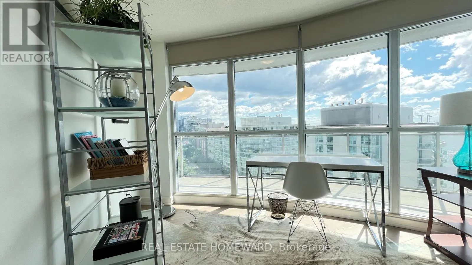 1512 - 38 DAN LECKIE WAY