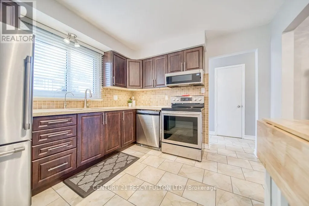 111 - 57 GOLDEN APPLEWAY
