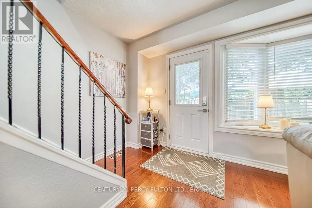 111 - 57 GOLDEN APPLEWAY