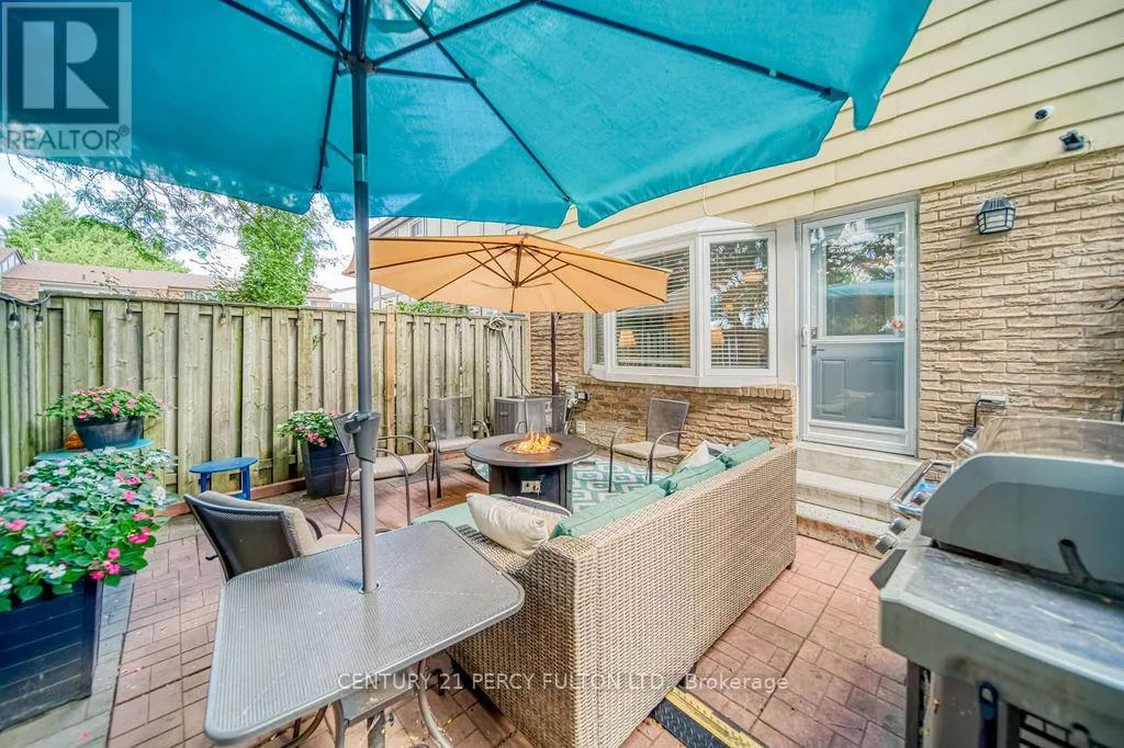 111 - 57 GOLDEN APPLEWAY