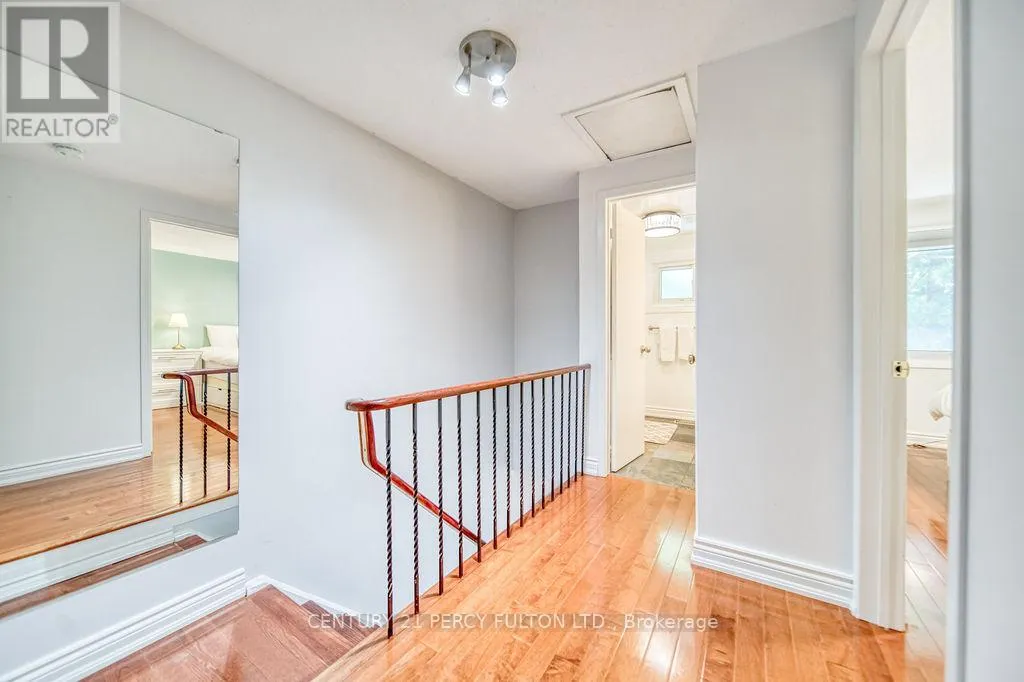 111 - 57 GOLDEN APPLEWAY