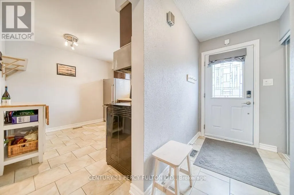 111 - 57 GOLDEN APPLEWAY