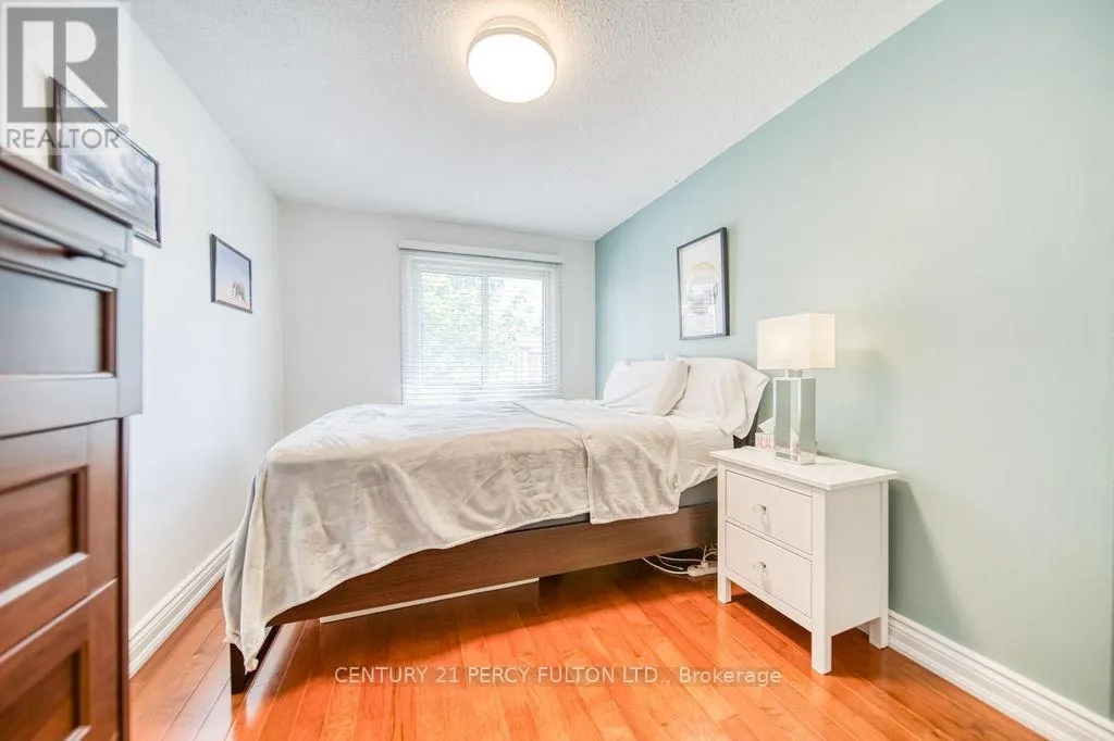 111 - 57 GOLDEN APPLEWAY