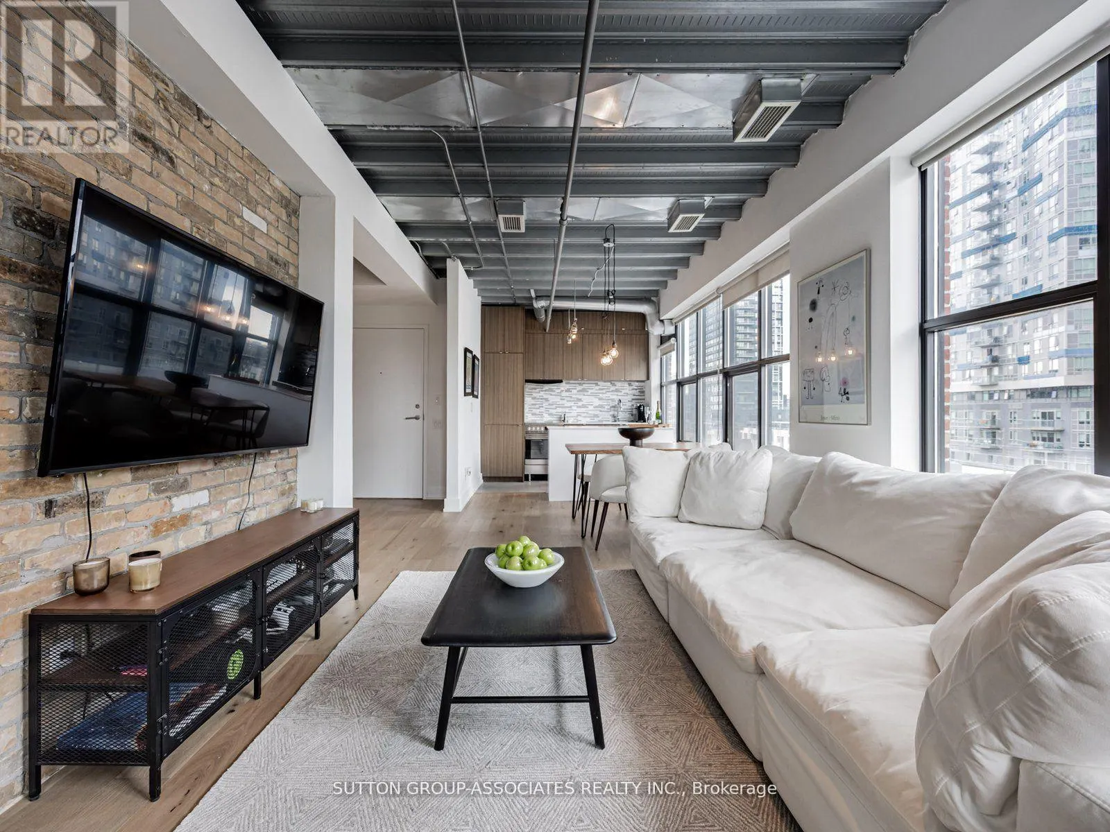 UNIT 507 - 736 DUNDAS STREET E