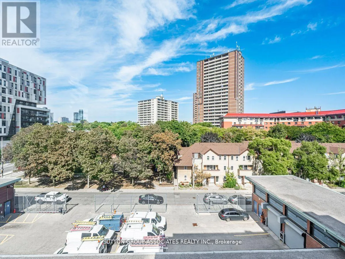 UNIT 507 - 736 DUNDAS STREET E