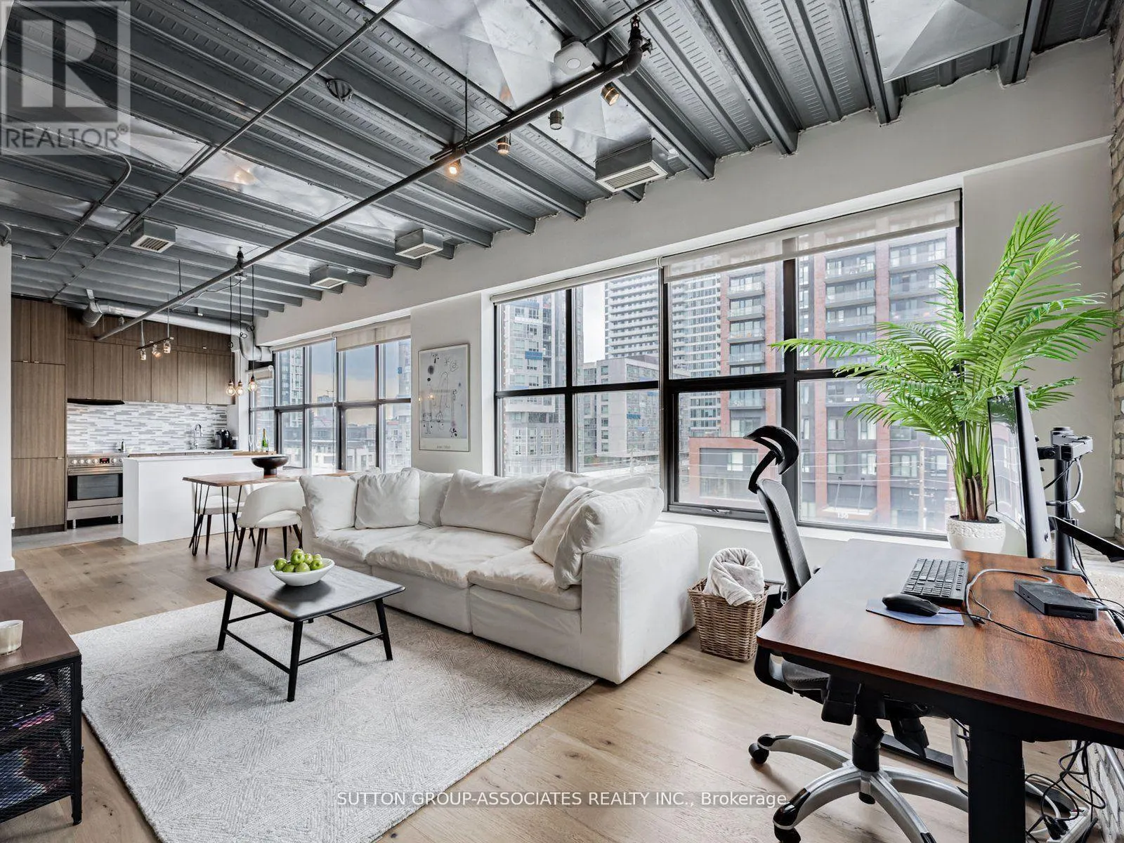UNIT 507 - 736 DUNDAS STREET E