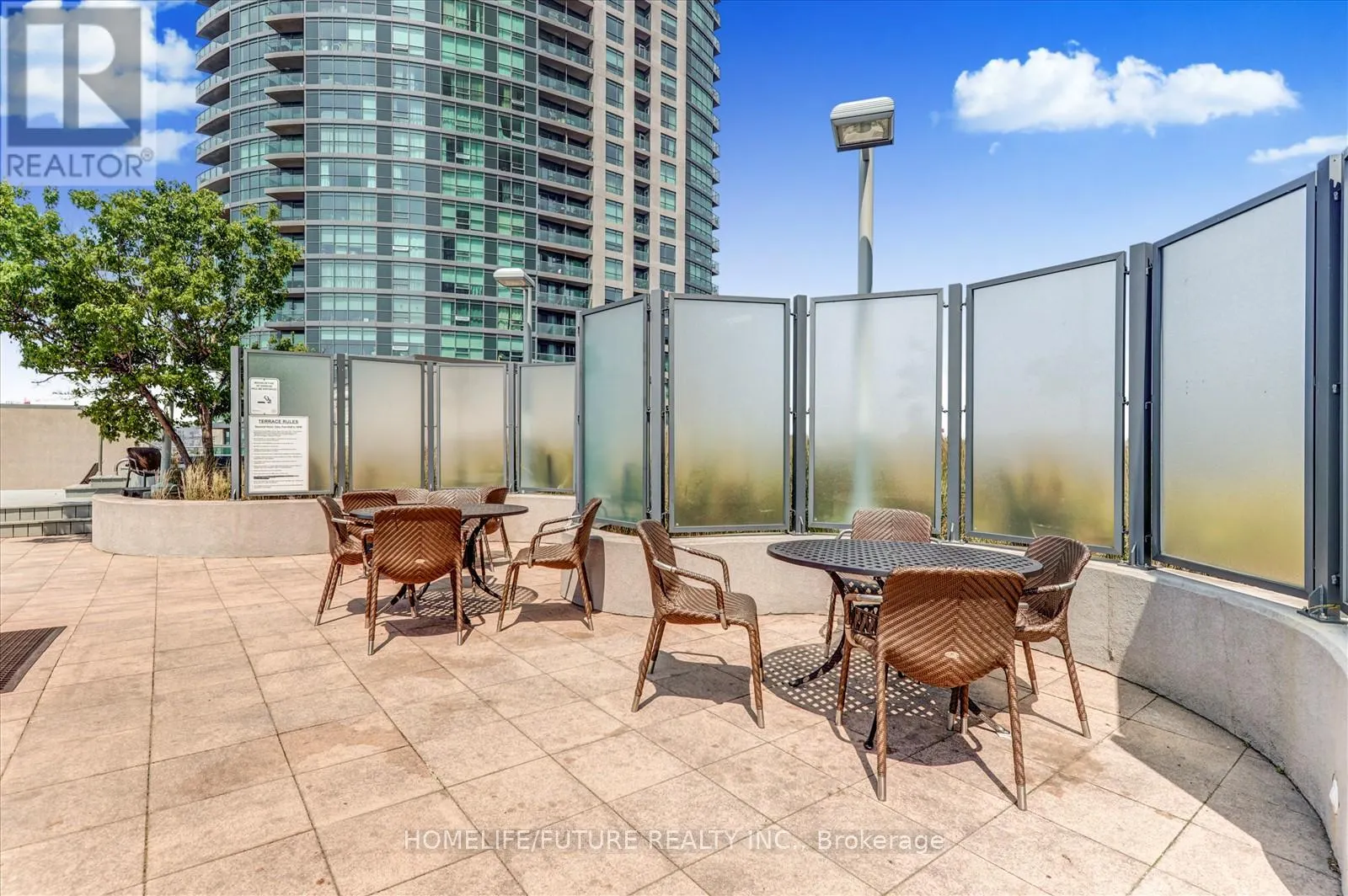 1011 - 215 FORT YORK BOULEVARD