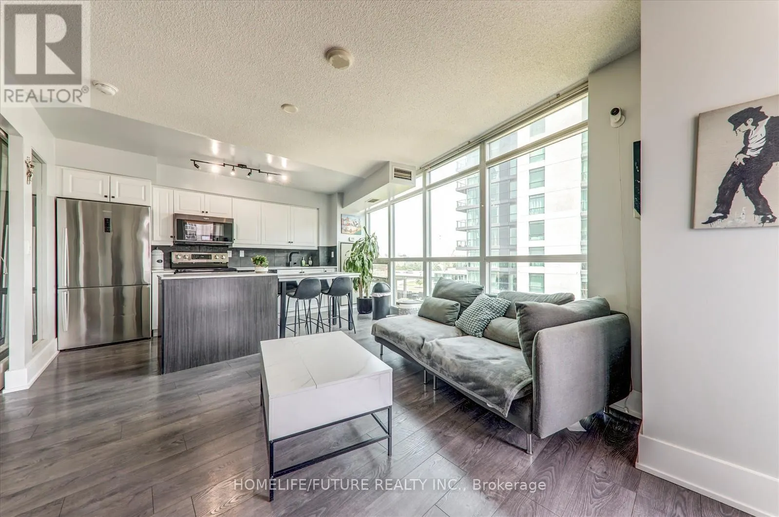 1011 - 215 FORT YORK BOULEVARD