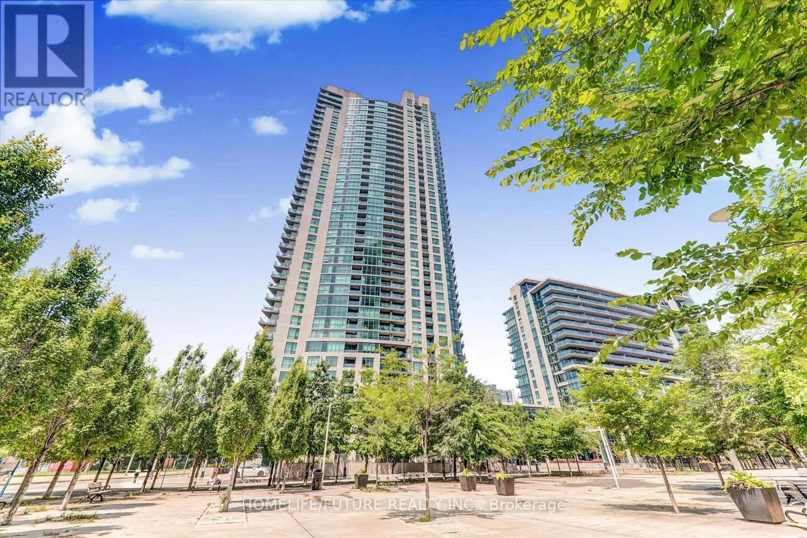 1011 - 215 FORT YORK BOULEVARD