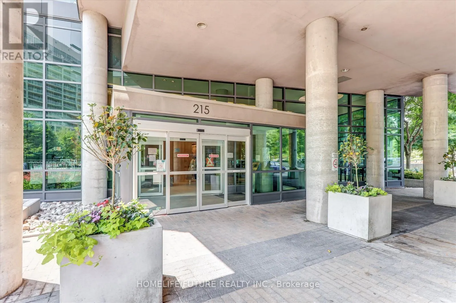 1011 - 215 FORT YORK BOULEVARD