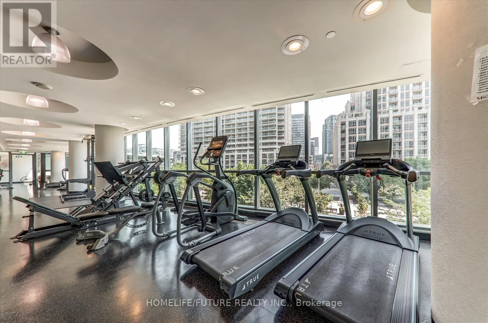 1011 - 215 FORT YORK BOULEVARD