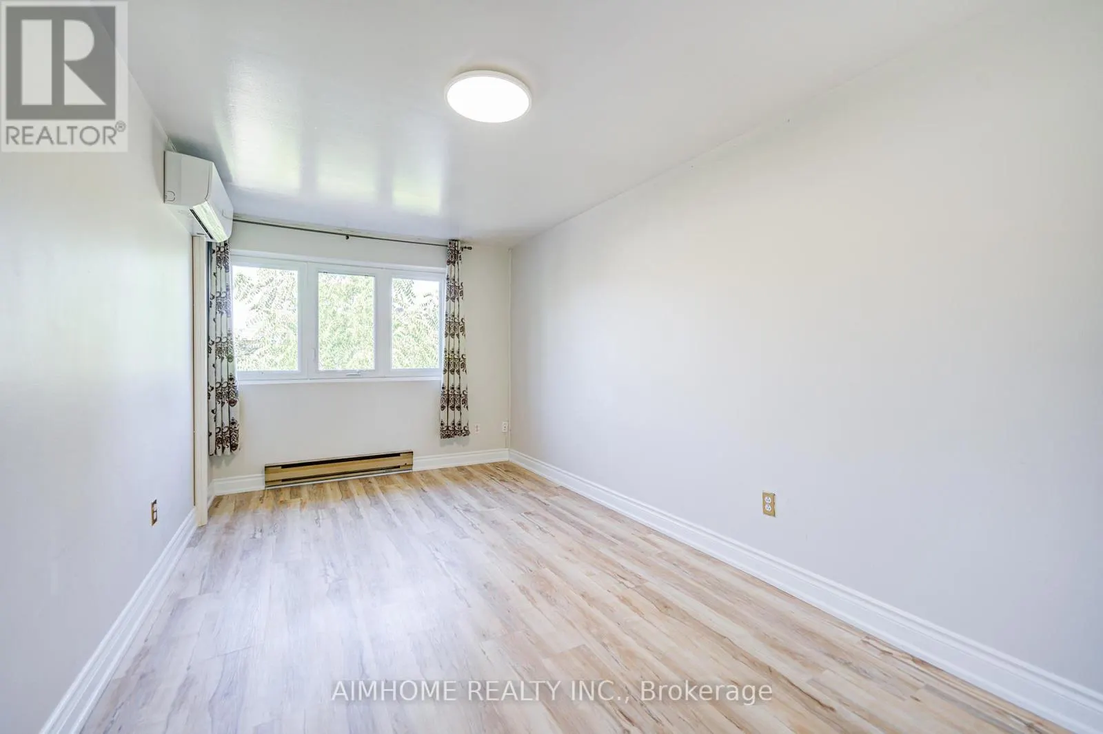 7 SAND FERN WAY