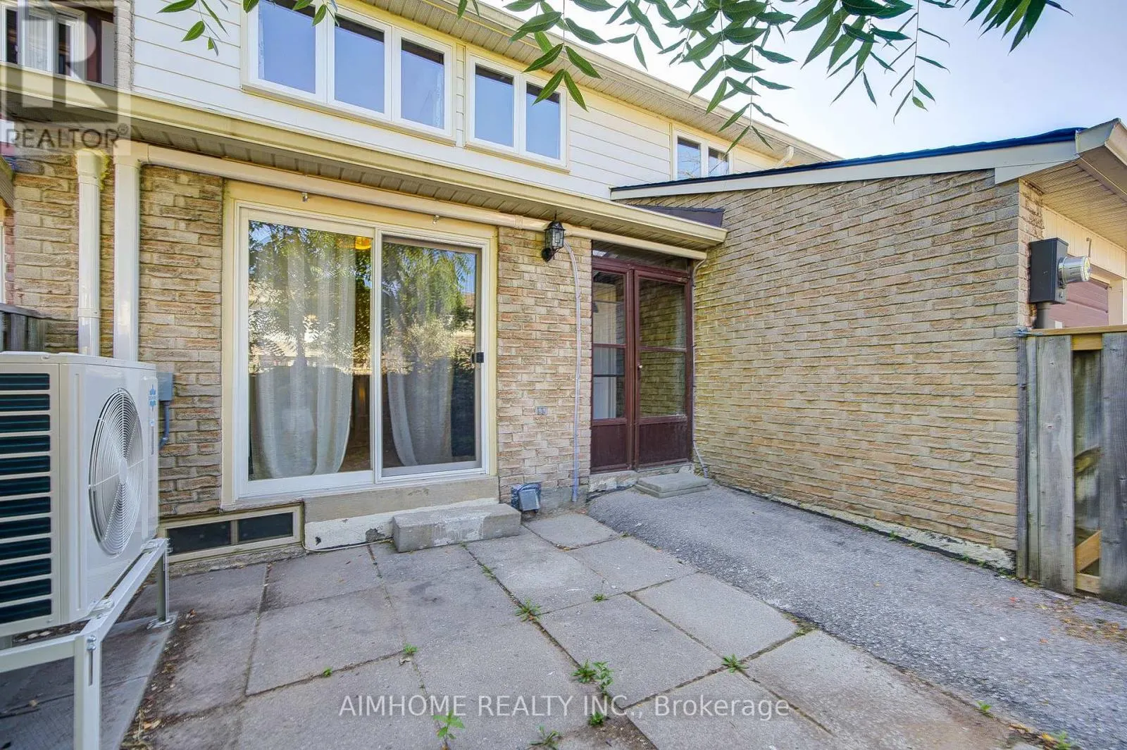 7 SAND FERN WAY